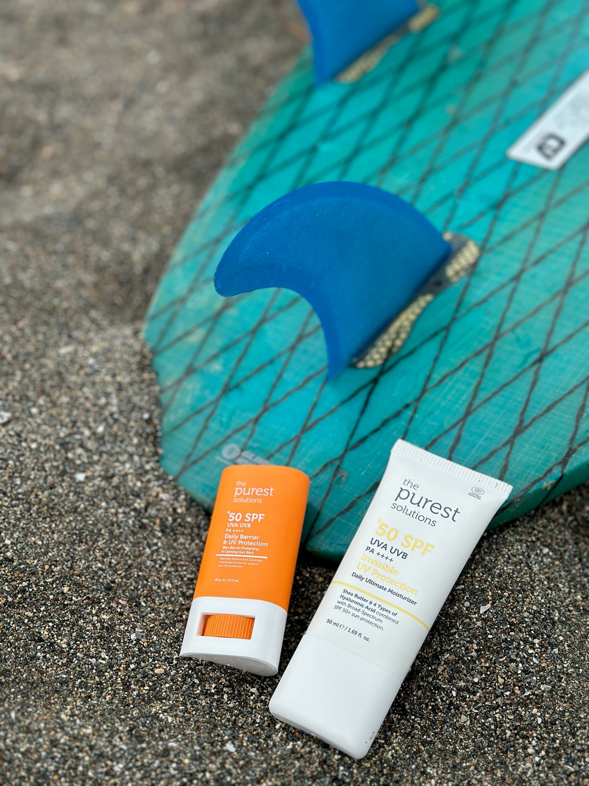 Kumsalda The Purest Solutions SPF 50 güneş koruyucu stick ve krem